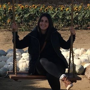 Meet your Posher, Nicole